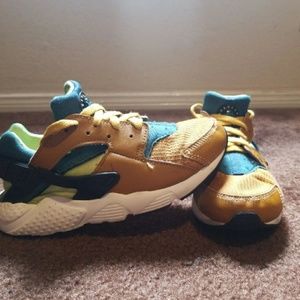 Youth nike huarache